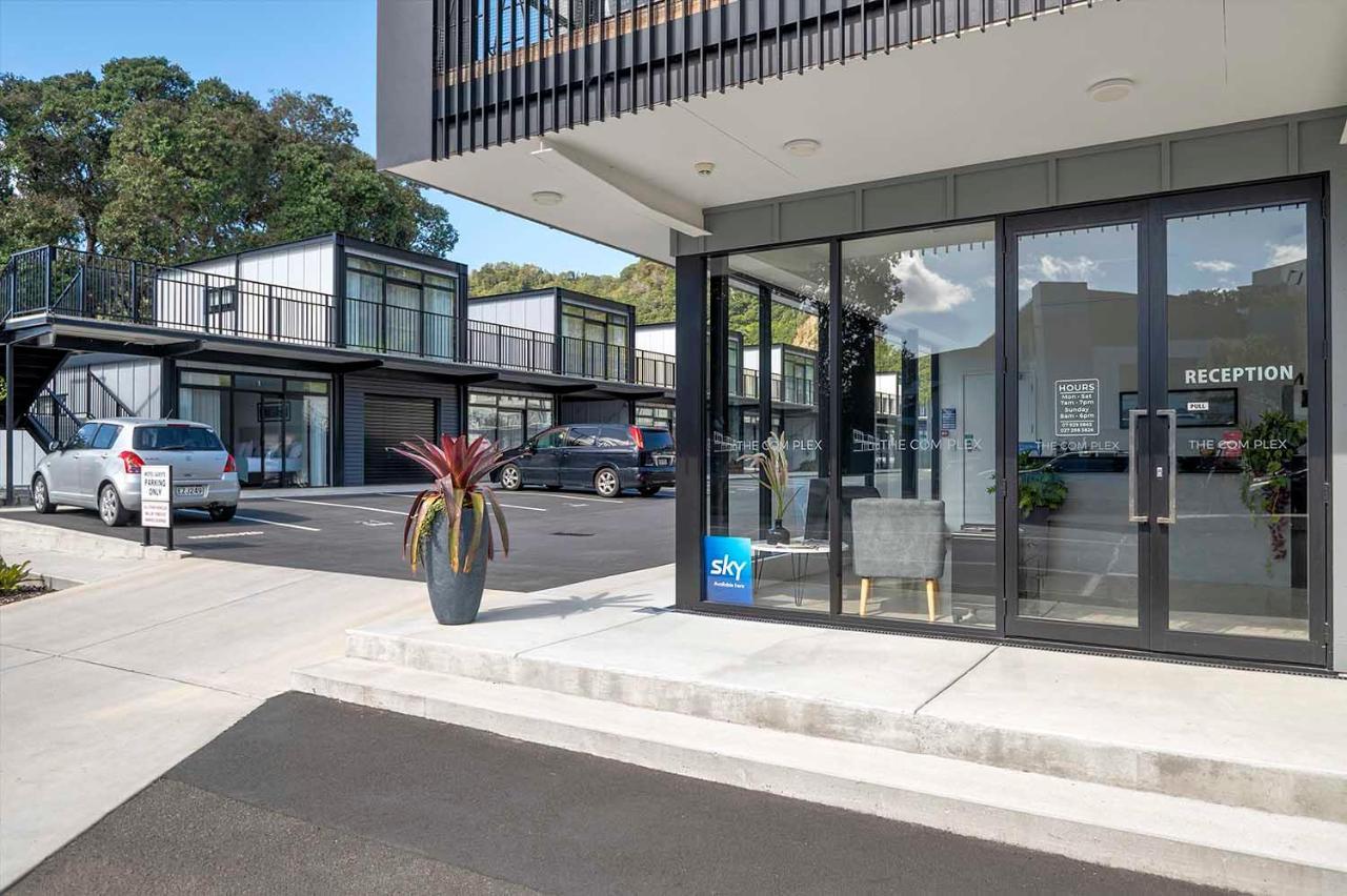 The Com Plex * Whakatane
